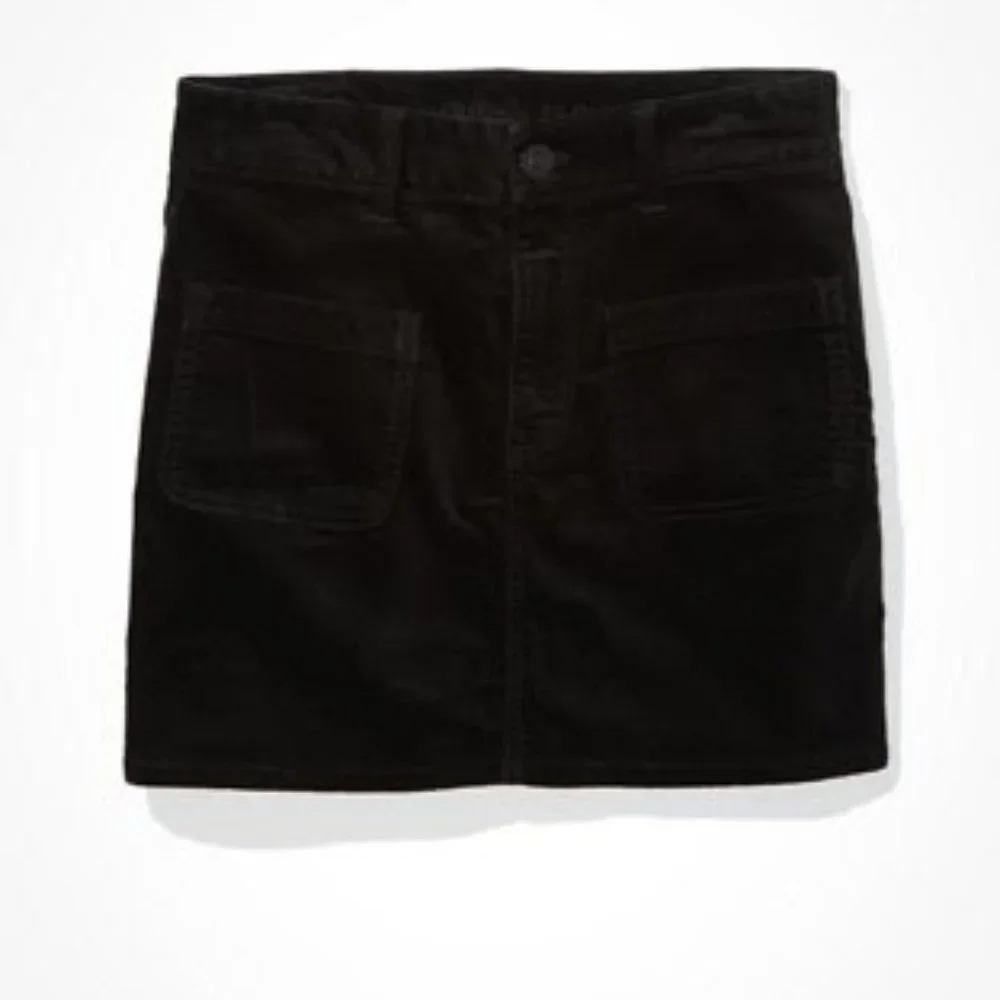 NWT AE Black Velvet Mini 0 (25W)